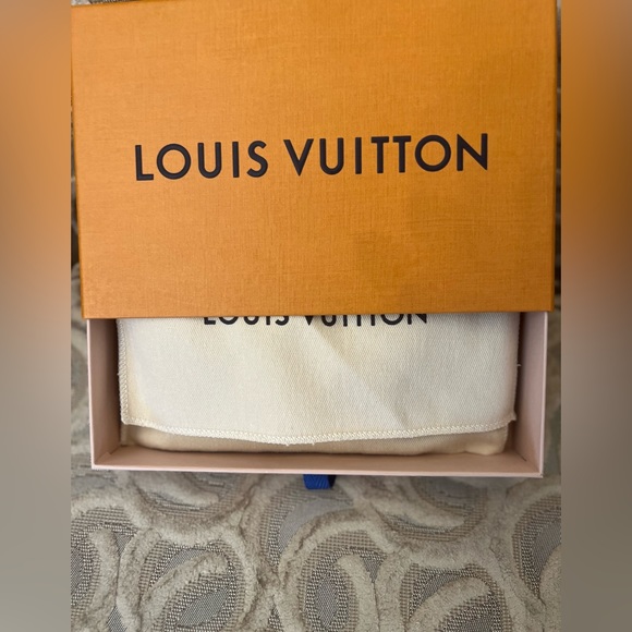 SOLD!!! NEW Sold Out Louis Vuitton Victorine Wallet in Monogram Empreinte - Picture 8 of 8